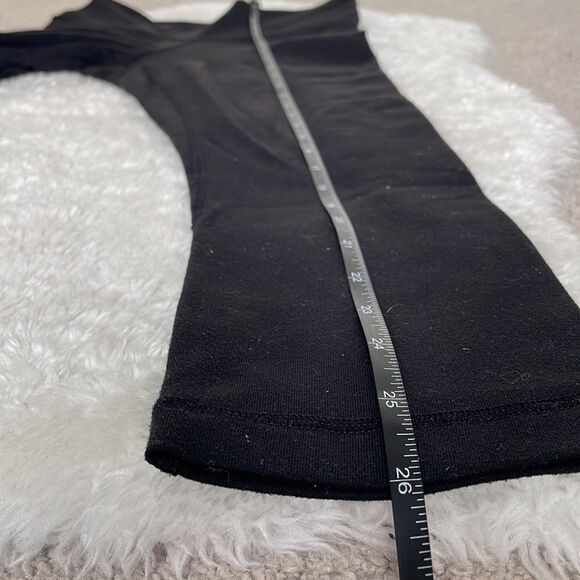 Lululemon Black Capris Fit Like a Size 4. - Picture 9 of 9